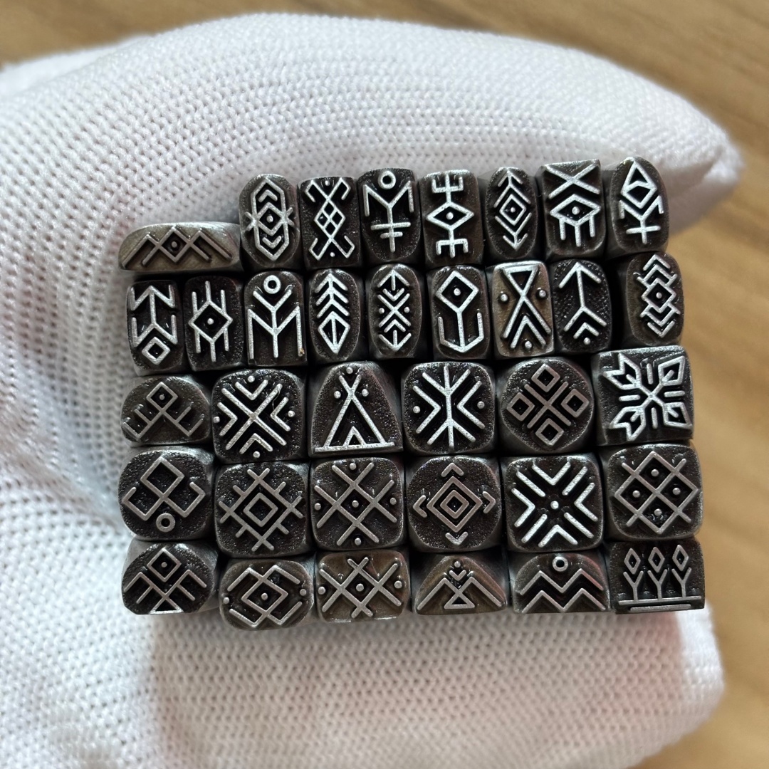 NO.1-NO.18 Vintage Symbol Logo - Leatherwork Patterns 评论和价格