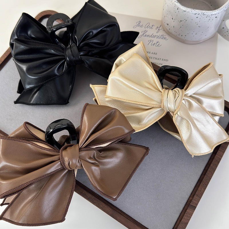 Vintage Leather Bow Hair Clip  - Leatherwork Pony 评论和价格