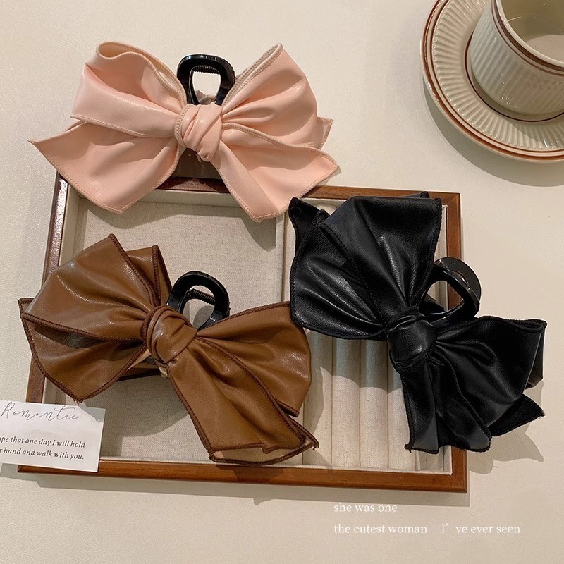 Vintage Leather Bow Hair Clip  - Leatherwork Pony 评论和价格